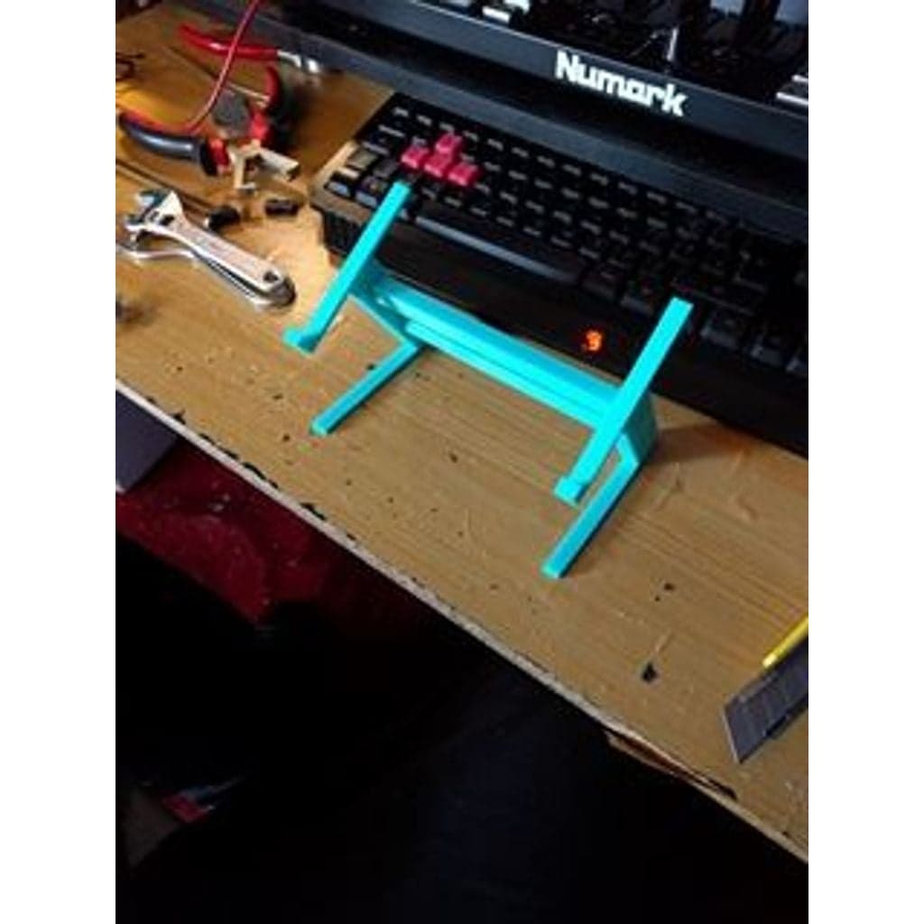 Подставка для MIDI-контроллера