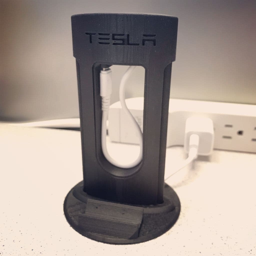 Держатель зарядки телефона Tesla — фото 1