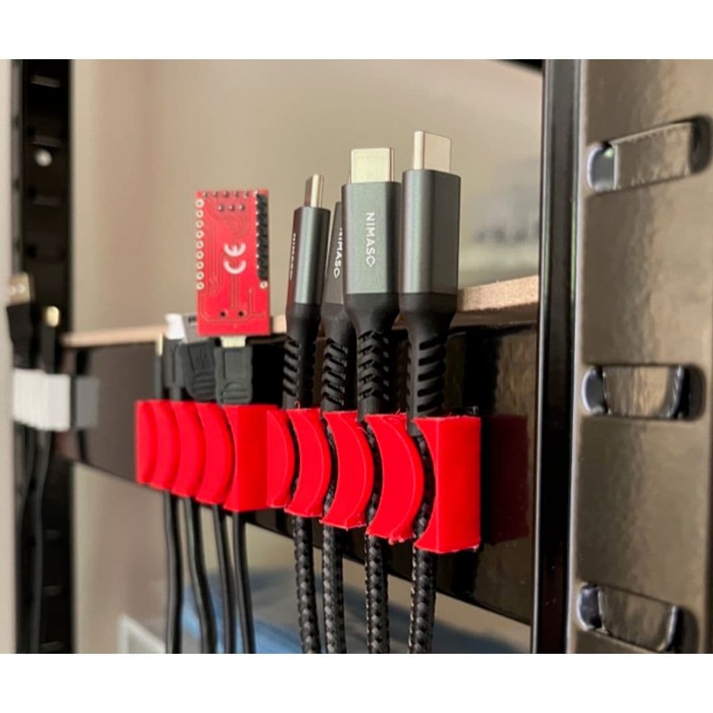 Держатель USB-кабеля — фото 1
