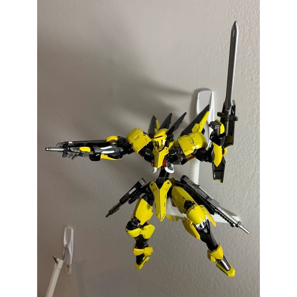 Крепление для фигурок Gunpla на стену — фото 2