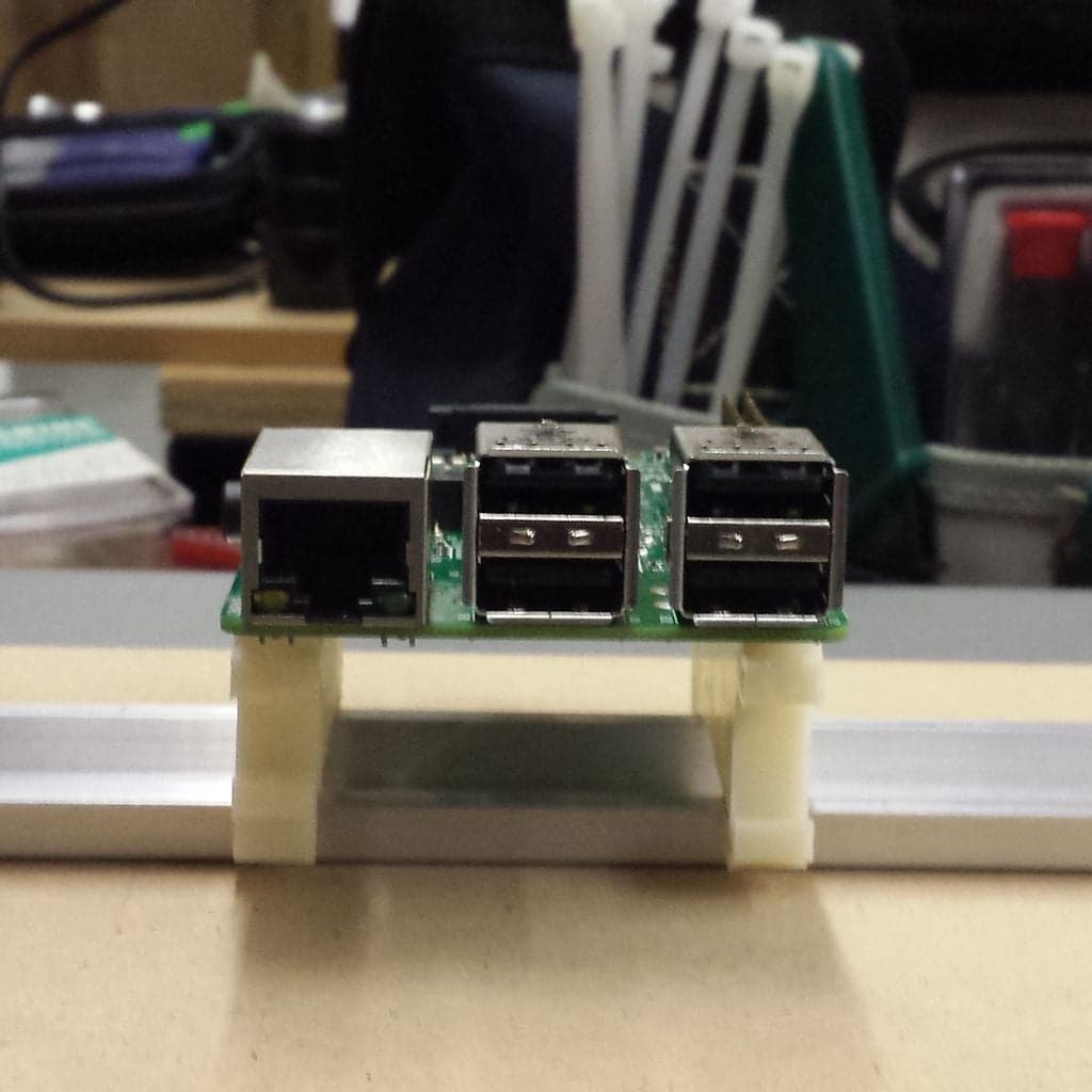 Крепление Raspberry Pi B+/2 на DIN-рейку — фото 1